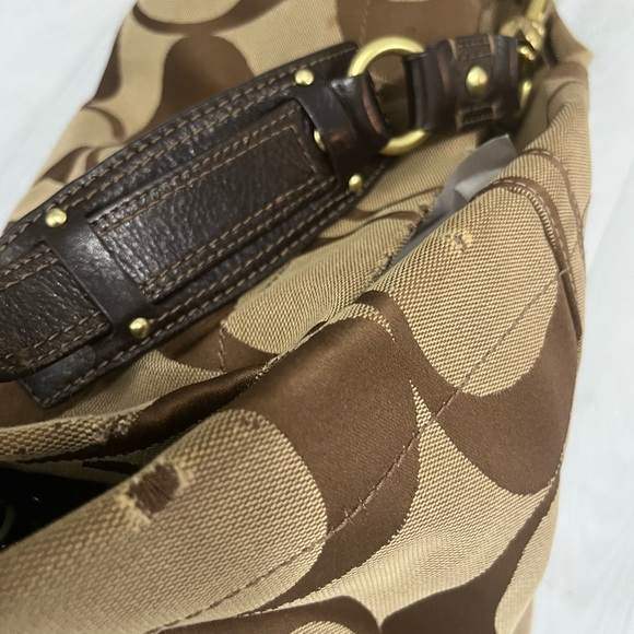 Beautiful Coach Hobo Purse - Picture 14 of 16